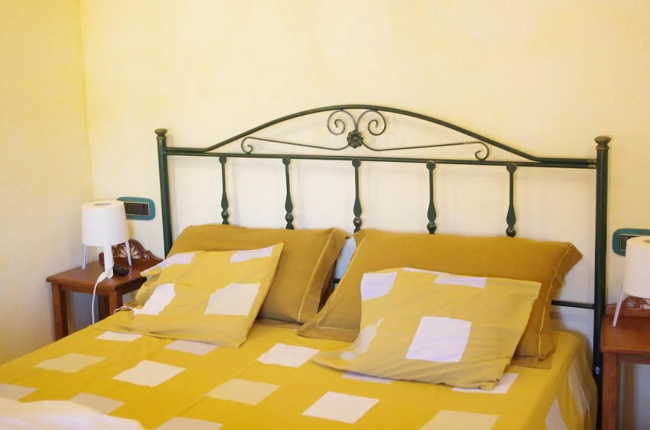 Casa De Ajala - B&B De Charme In Antica Dimora Totalmente Ristrutturata E Dotata Di Tutti I Confort Bagni Privati Spazio Living Patio Esterno Ambienti Climatizzati Degustazioni Prodotti Locali Laconi Italy
