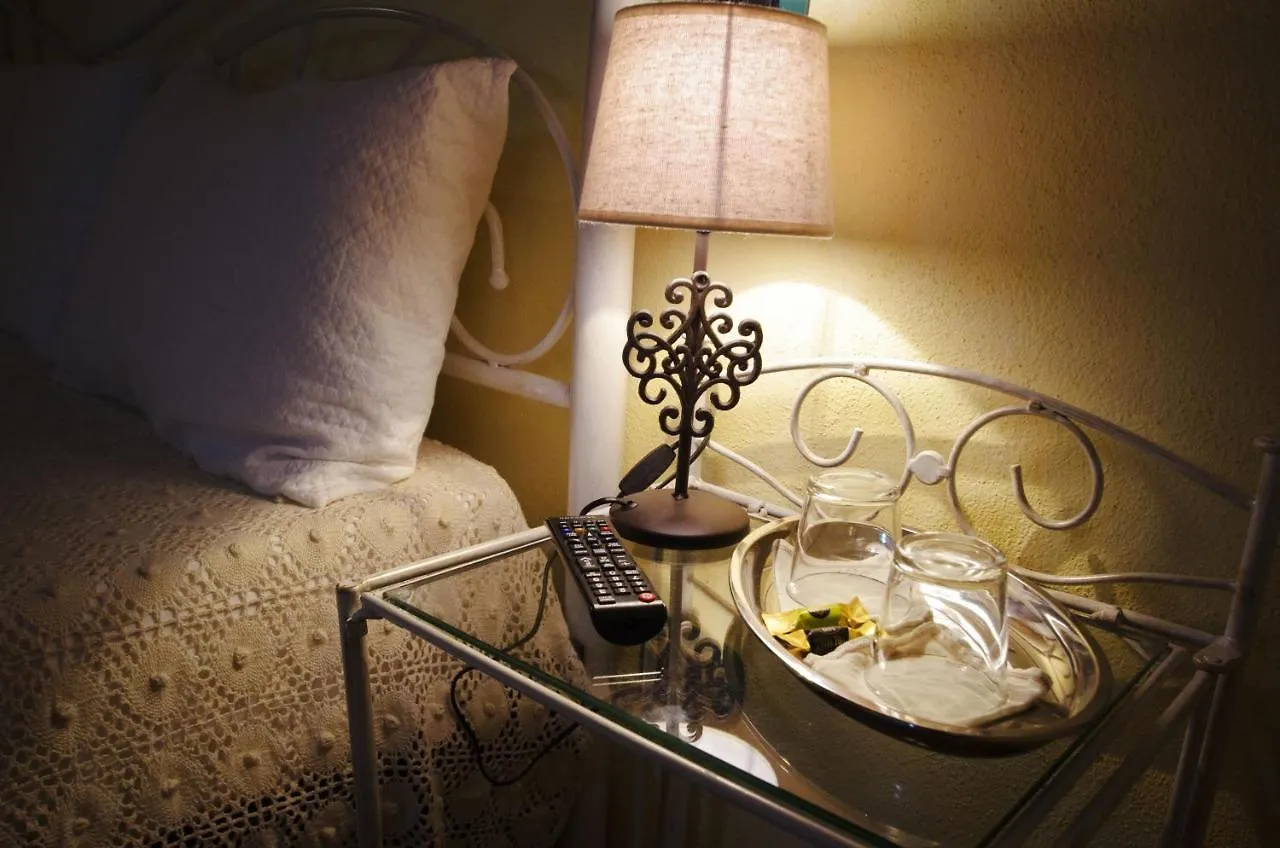 Casa De Ajala - B&B De Charme In Antica Dimora Totalmente Ristrutturata E Dotata Di Tutti I Confort Bagni Privati Spazio Living Patio Esterno Ambienti Climatizzati Degustazioni Prodotti Locali Laconi Bed & Breakfast