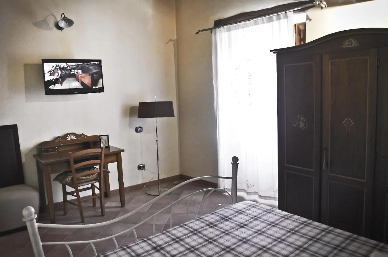 Casa De Ajala - B&B De Charme In Antica Dimora Totalmente Ristrutturata E Dotata Di Tutti I Confort Bagni Privati Spazio Living Patio Esterno Ambienti Climatizzati Degustazioni Prodotti Locali Làconi