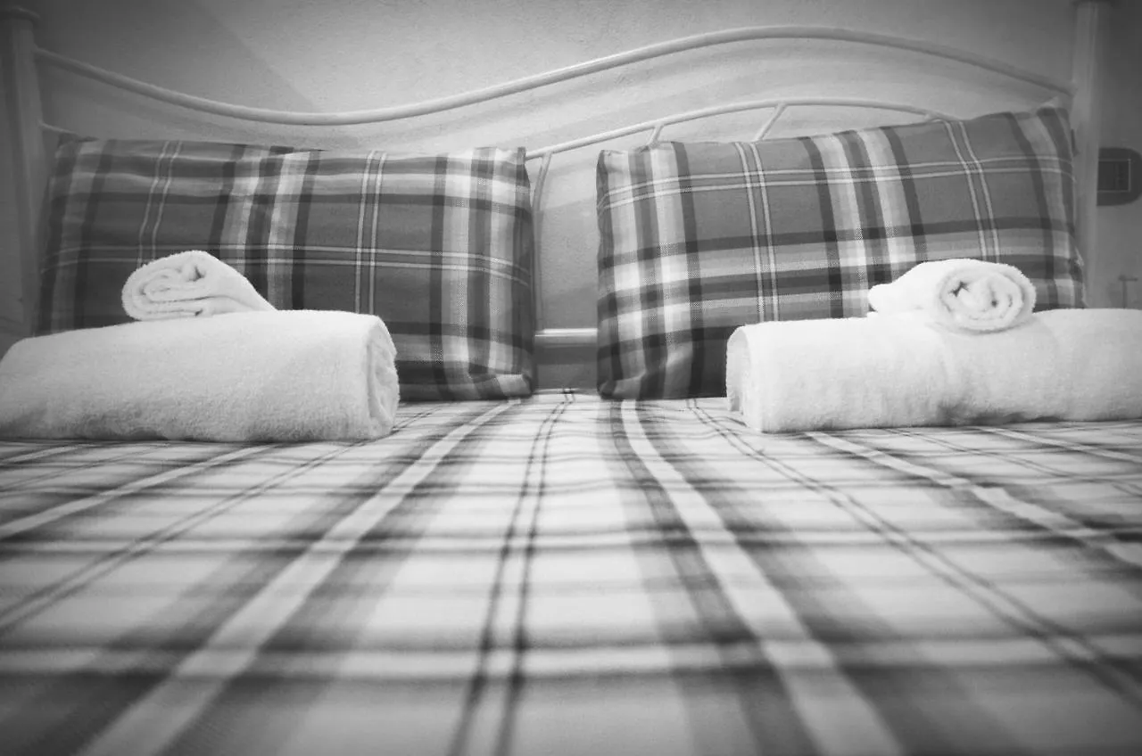 Bed & Breakfast Casa De Ajala - B&B De Charme In Antica Dimora Totalmente Ristrutturata E Dotata Di Tutti I Confort Bagni Privati Spazio Living Patio Esterno Ambienti Climatizzati Degustazioni Prodotti Locali Làconi Italië