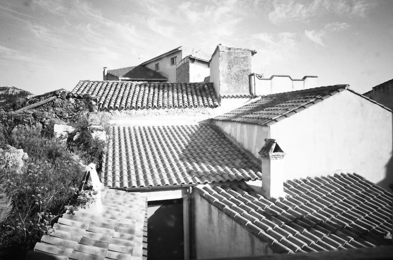 Casa De Ajala - B&B De Charme In Antica Dimora Totalmente Ristrutturata E Dotata Di Tutti I Confort Bagni Privati Spazio Living Patio Esterno Ambienti Climatizzati Degustazioni Prodotti Locali Làconi Italië